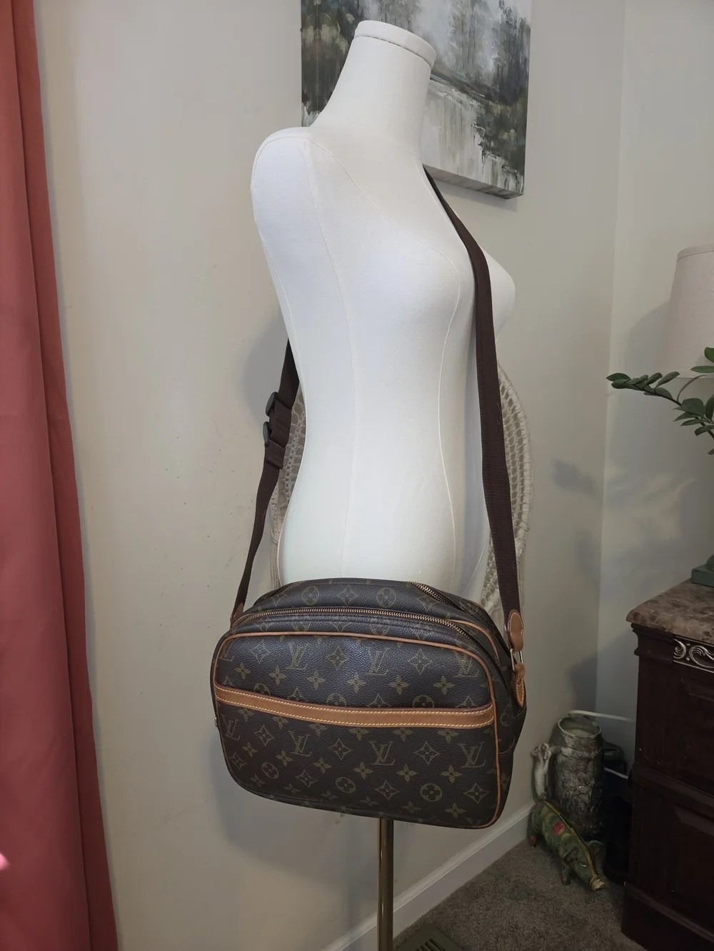 AUTHENTIC LOUIS VUITTON REPORTER BAG WITH COA